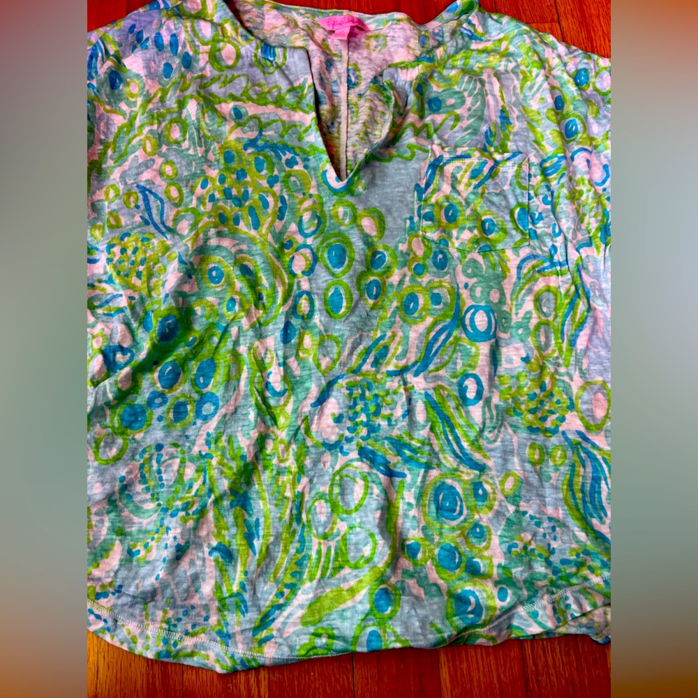 🐠Lilly Pulitzer Duval 100% Linen Tee ‘Any Fins Possible’ M T-Shirt Blue Green